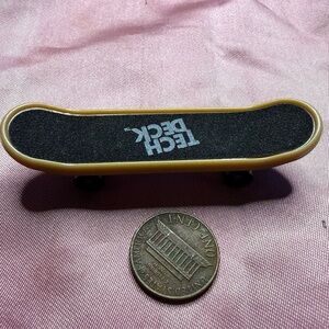 Tech Deck Mini Replica Skateboard Spin Master Blue Yellow Undercarriage